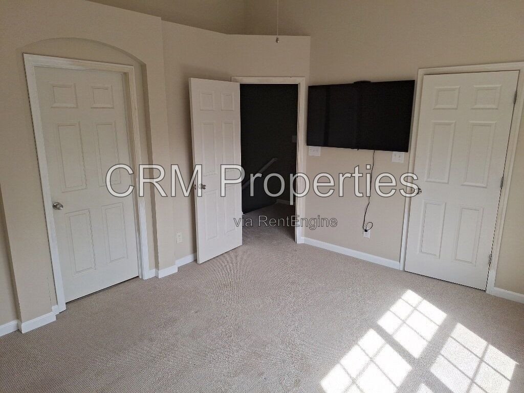 8250 ETHAN DR. FISHERS property image