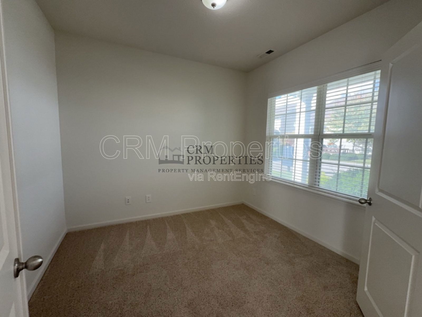 5860 CROWLEY PARKWAY, WHITESTOWN property image