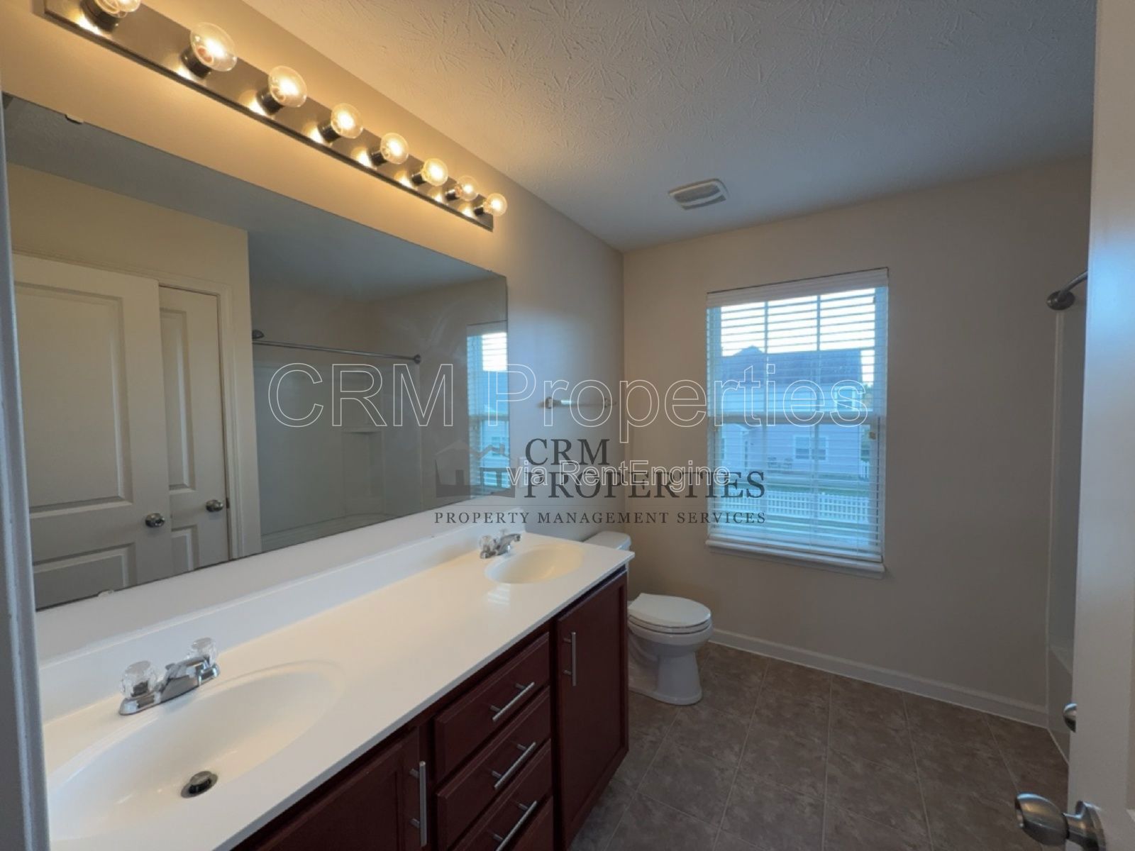 5860 CROWLEY PARKWAY, WHITESTOWN property image