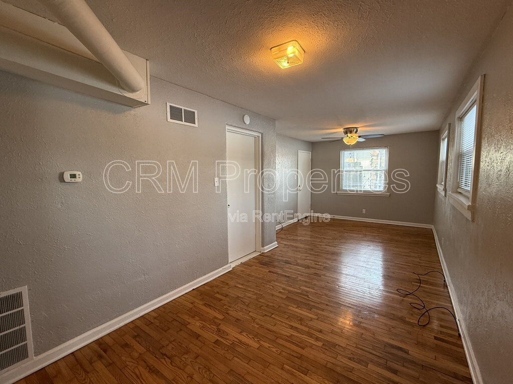 2101 N WHEELING AVE. APT 4, MUNCIE property image