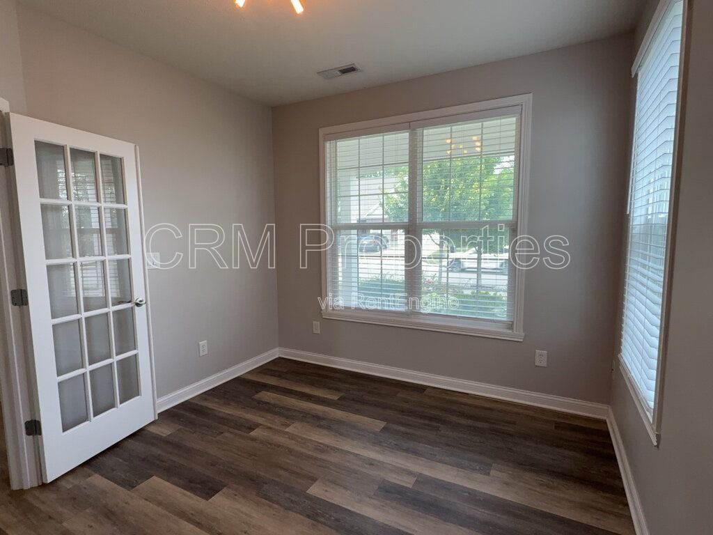 6311 BURGIN DR. WHITESTOWN property image