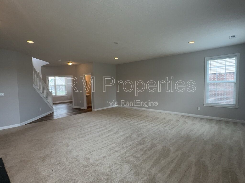 6311 BURGIN DR. WHITESTOWN property image