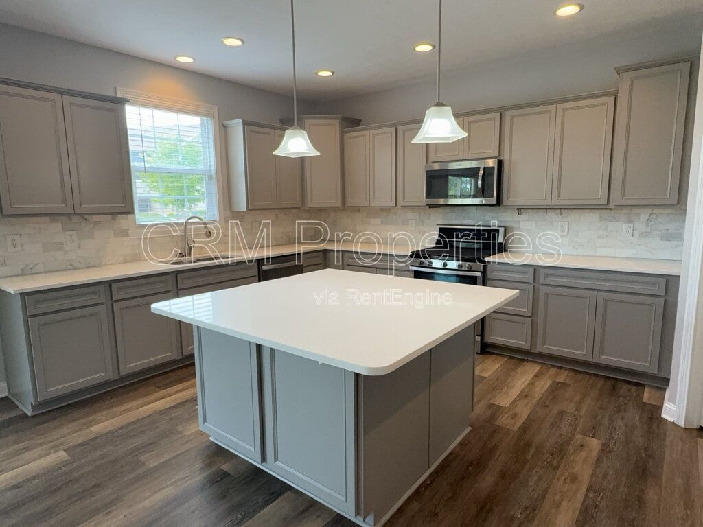 6311 BURGIN DR. WHITESTOWN property image