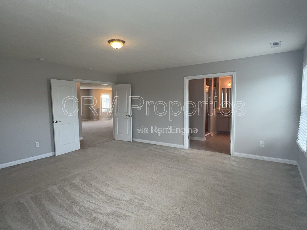 6311 BURGIN DR. WHITESTOWN property image
