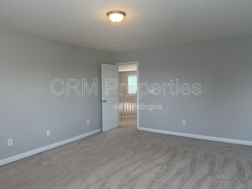 6311 BURGIN DR. WHITESTOWN property image