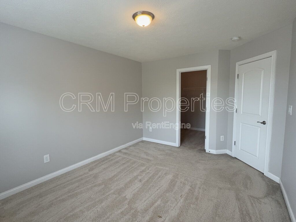 6311 BURGIN DR. WHITESTOWN property image