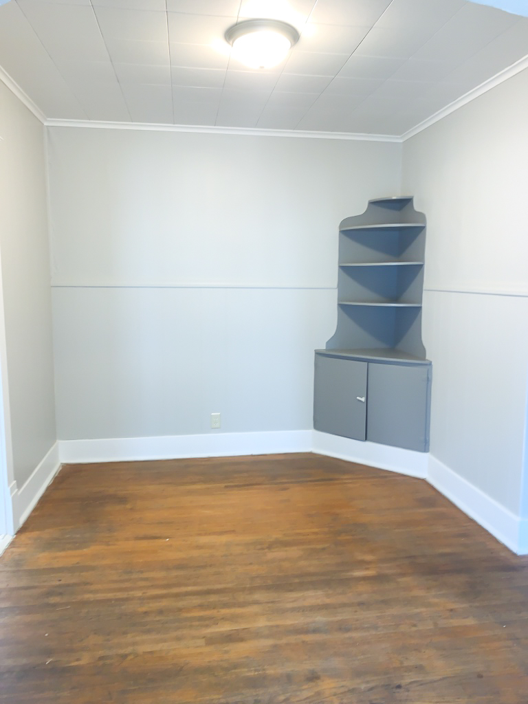 1100 E Waltnut Before 7